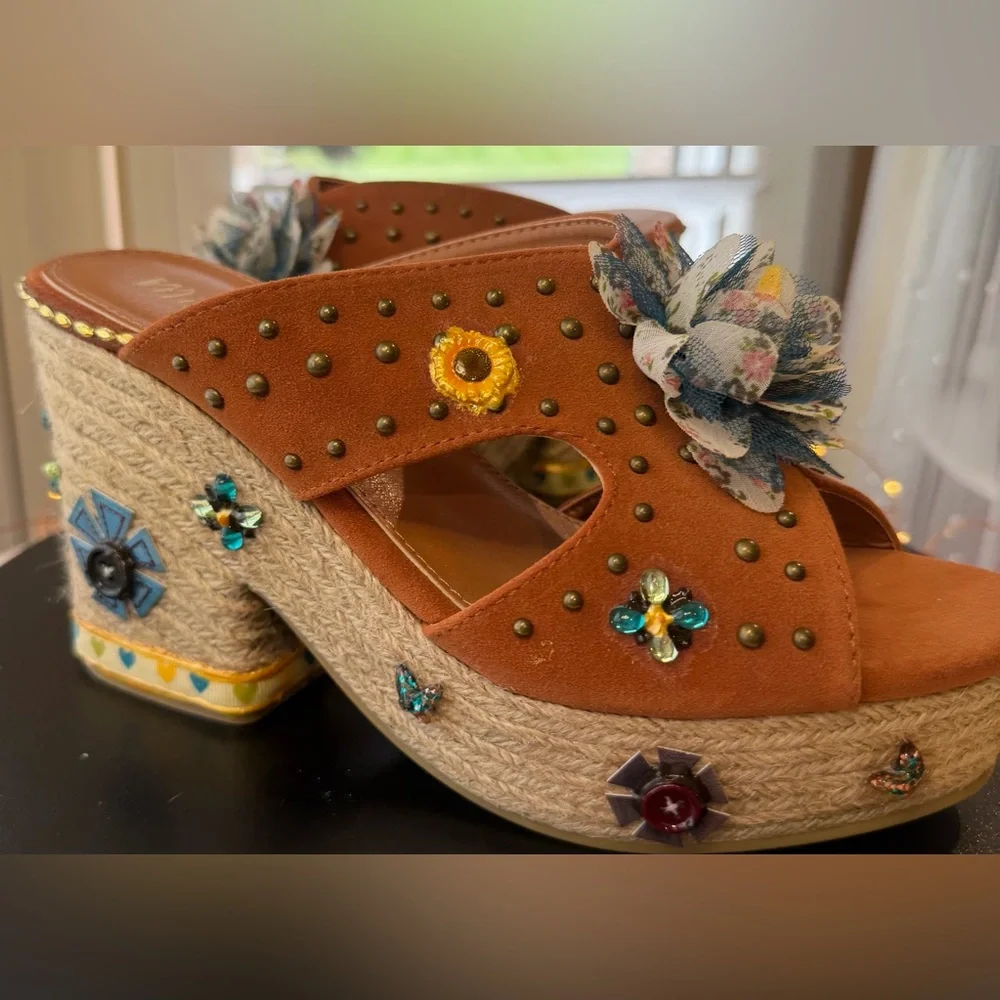 Hand Embellished Statement Platform Sandals w/ Floral Appliqué Western Theme 7.5
